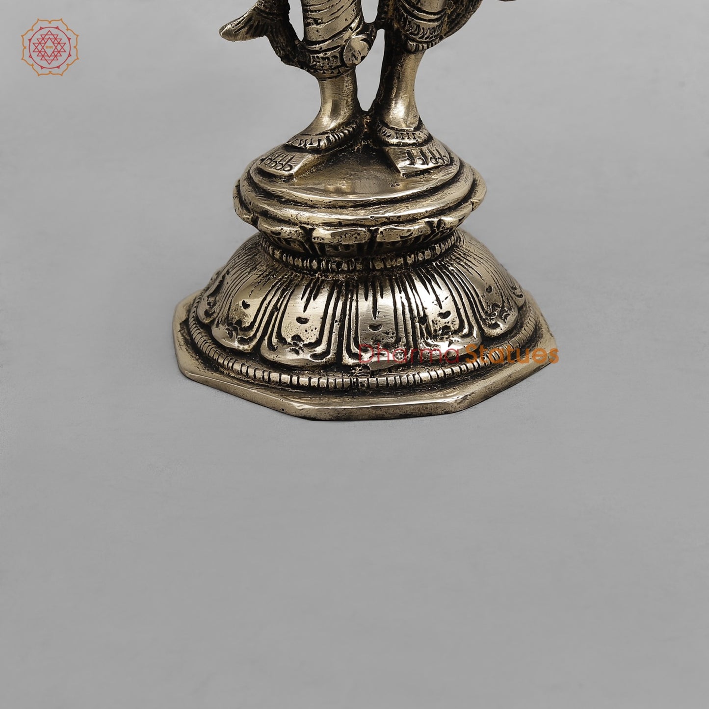 Brass Lashmi standing , Smooth finish 10”