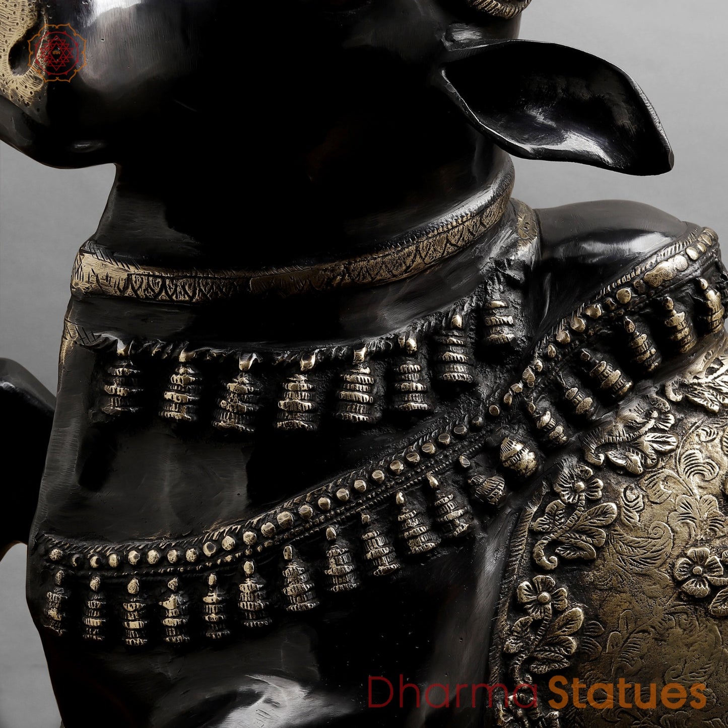Brass Nandi Seated Fine, Royal Black Finish 32”