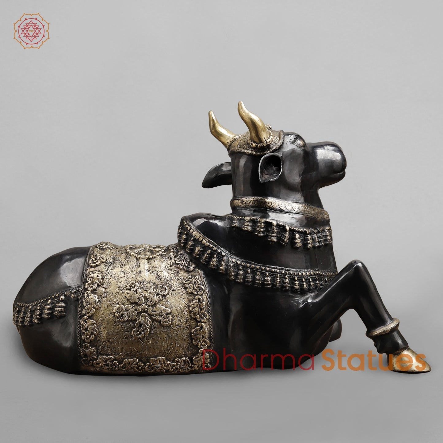 Brass Nandi Seated Fine, Royal Black Finish 32”