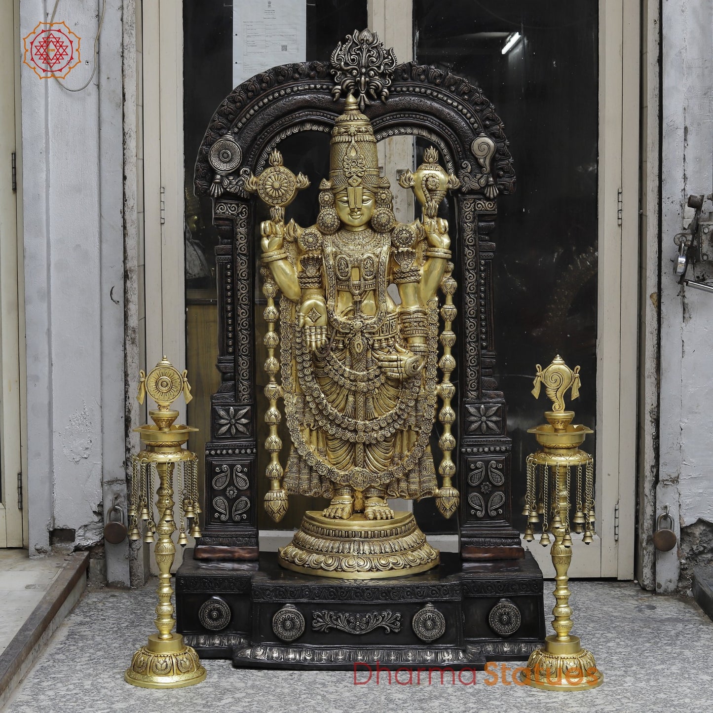 Brass Tirupati Balaji With Shankh Chakra Lamps And Keertimukh Arch Fine, Copper and Gold Finish 62”