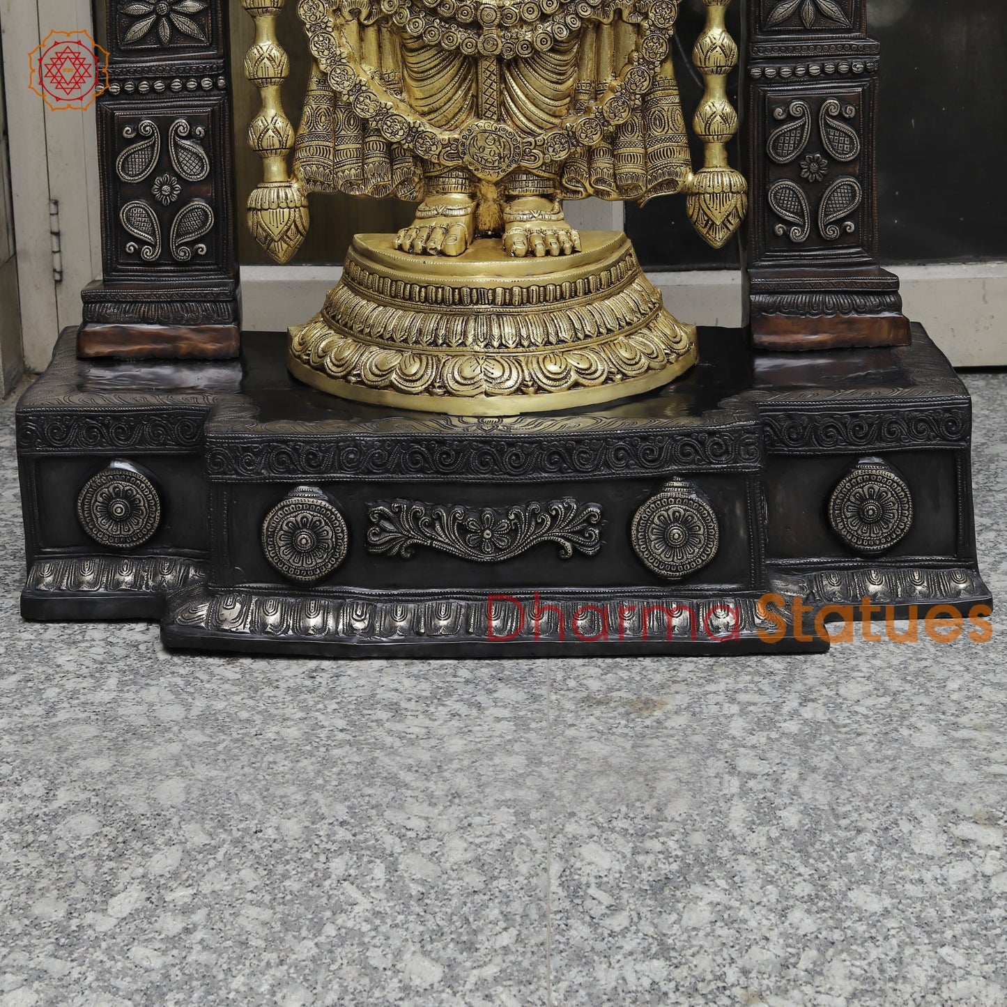 Brass Tirupati Balaji With Shankh Chakra Lamps And Keertimukh Arch Fine, Copper and Gold Finish 62”