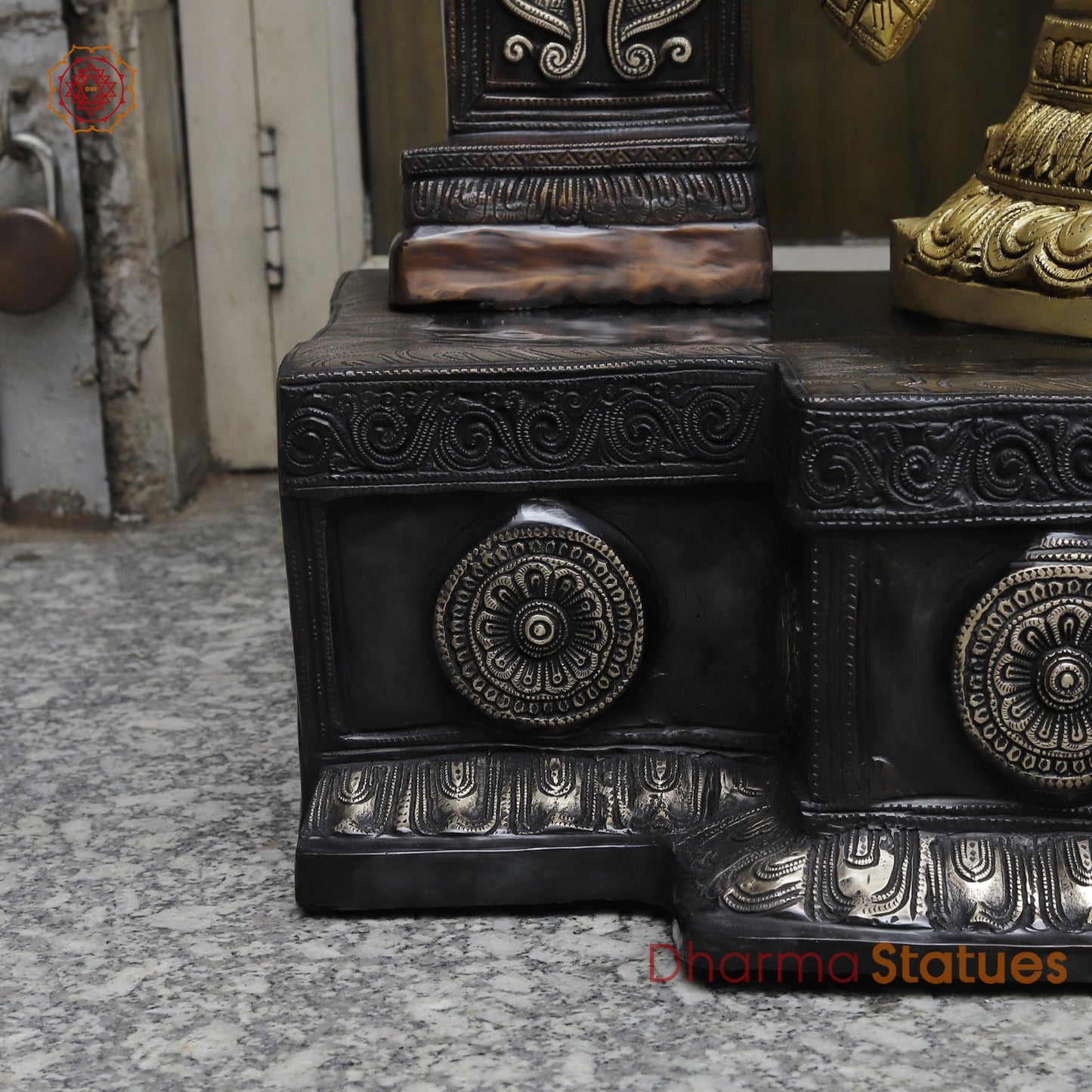 Brass Tirupati Balaji With Shankh Chakra Lamps And Keertimukh Arch Fine, Copper and Gold Finish 62”