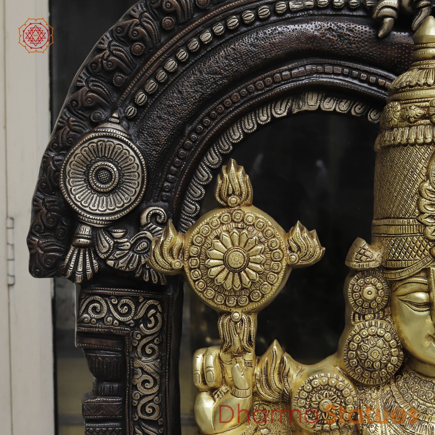 Brass Tirupati Balaji With Shankh Chakra Lamps And Keertimukh Arch Fine, Copper and Gold Finish 62”
