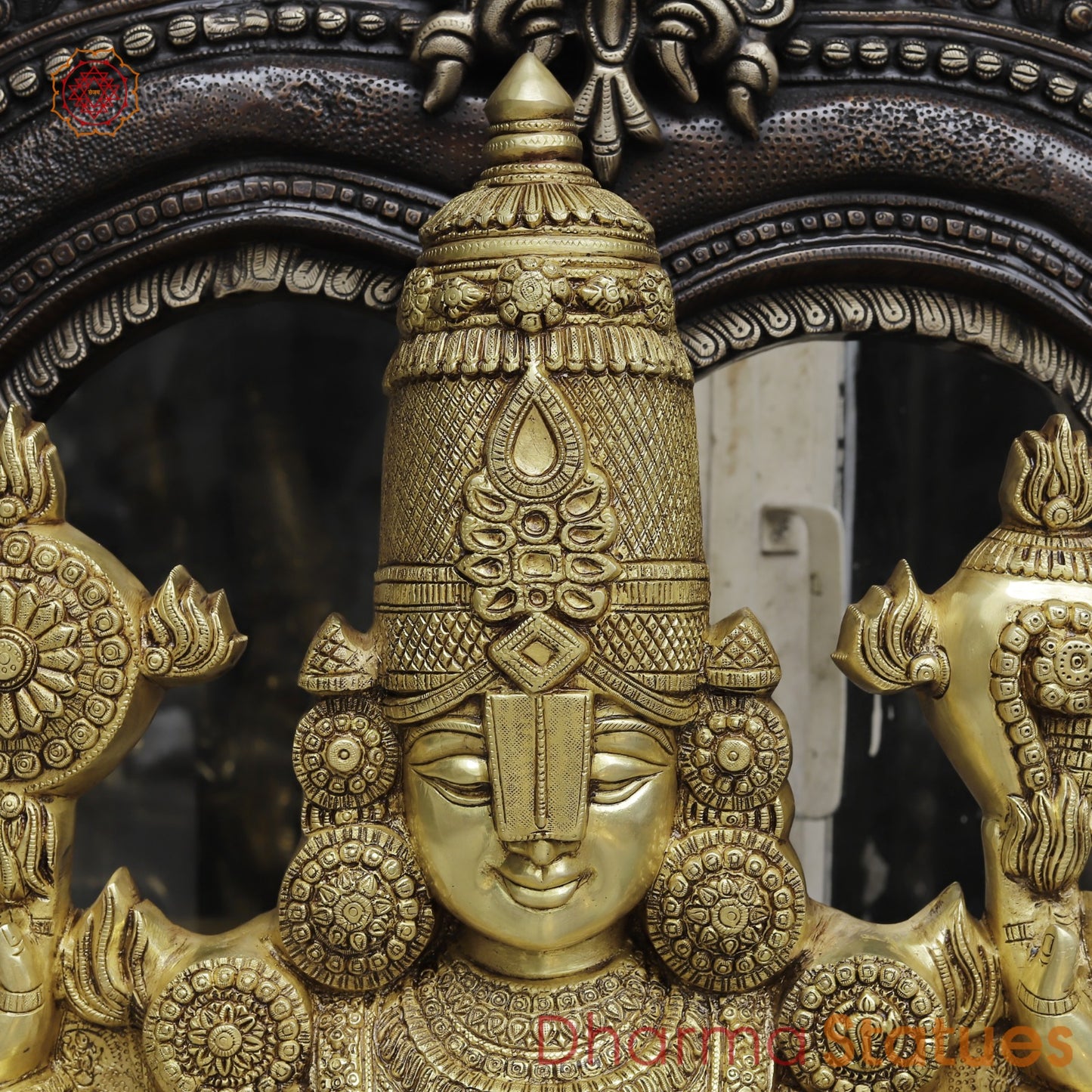 Brass Tirupati Balaji With Shankh Chakra Lamps And Keertimukh Arch Fine, Copper and Gold Finish 62”