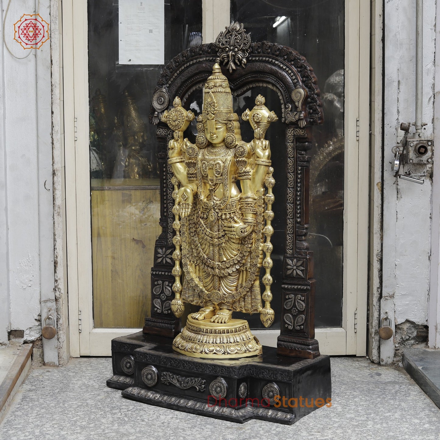 Brass Tirupati Balaji With Shankh Chakra Lamps And Keertimukh Arch Fine, Copper and Gold Finish 62”