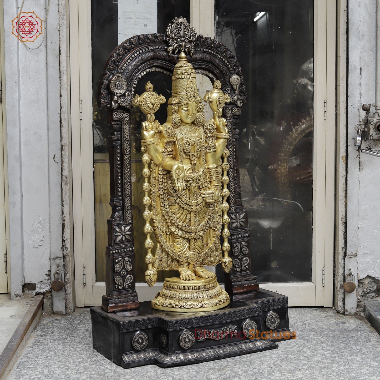 Brass Tirupati Balaji With Shankh Chakra Lamps And Keertimukh Arch Fine, Copper and Gold Finish 62”