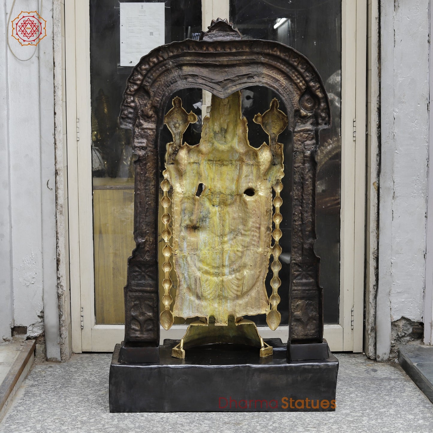 Brass Tirupati Balaji With Shankh Chakra Lamps And Keertimukh Arch Fine, Copper and Gold Finish 62”